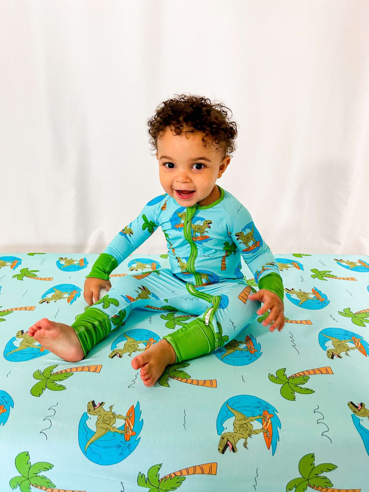 Surfasaurus Crib Sheets