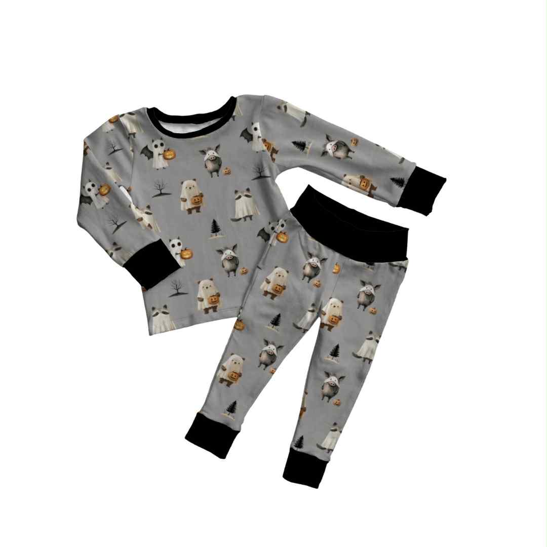 Ghostly Giggles 2-Piece Long Sleeve Bamboo Pajamas for Kids – Halloween Print
